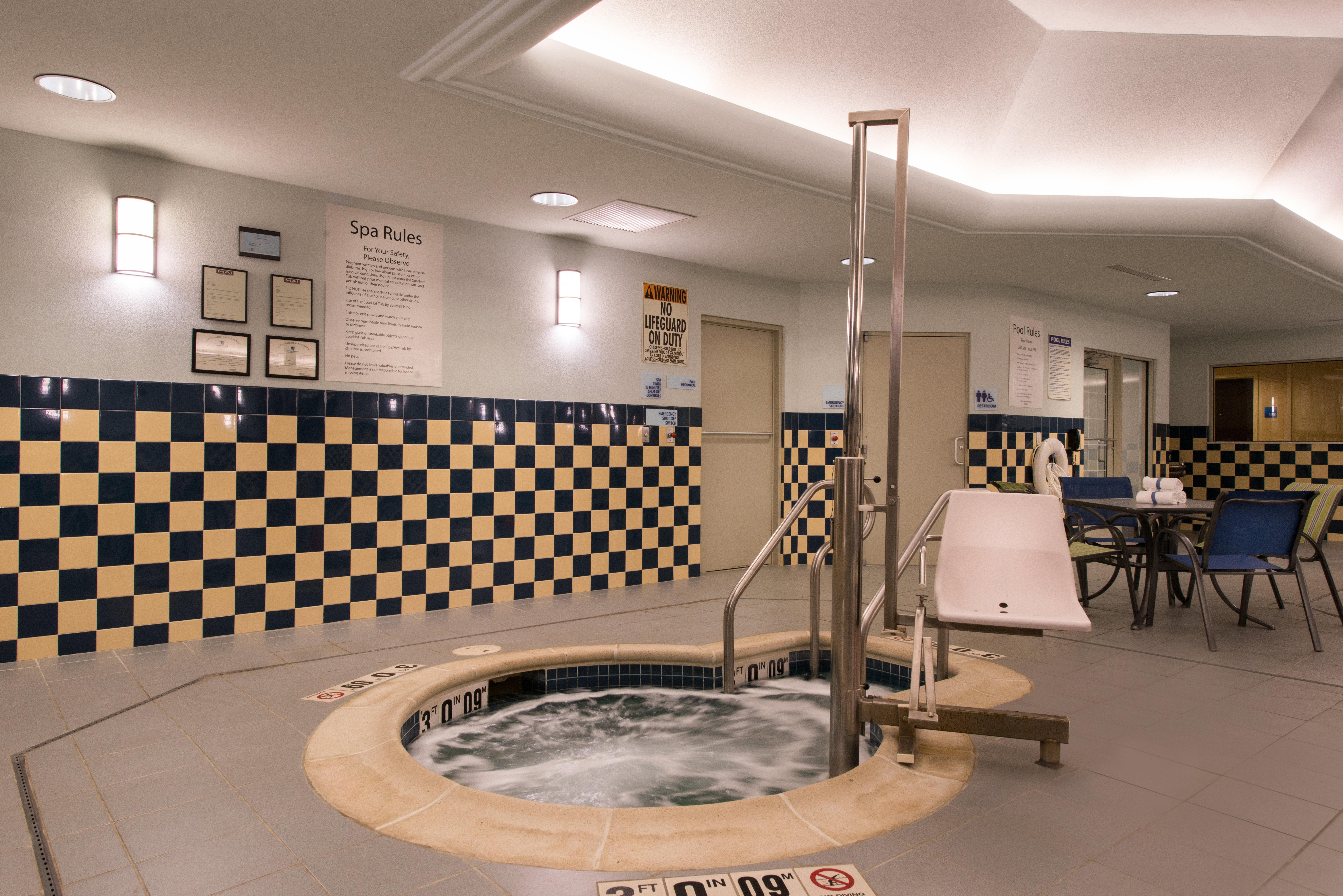 Holiday Inn Express And Suites Dickson City By Ihg Екстериор снимка