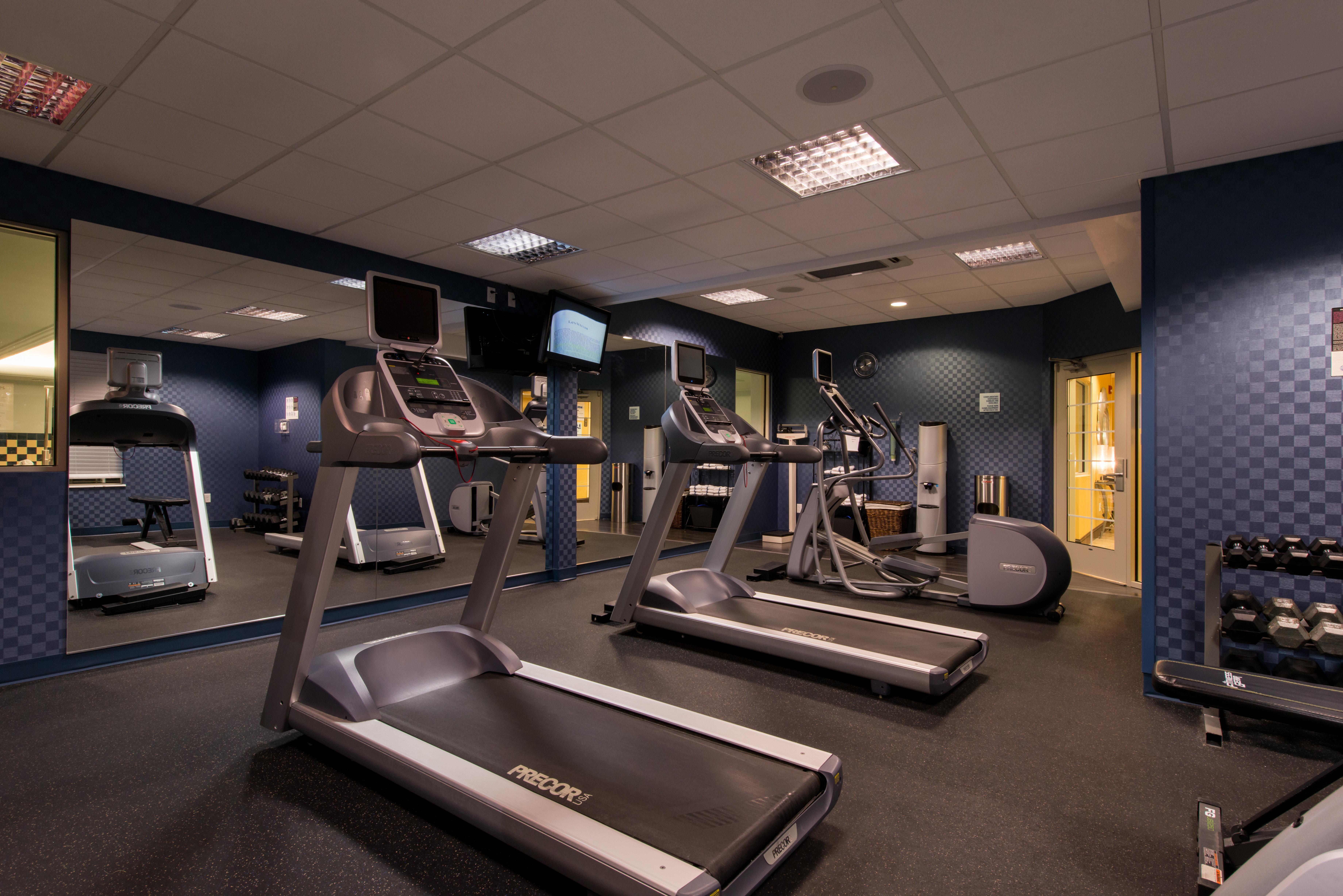 Holiday Inn Express And Suites Dickson City By Ihg Екстериор снимка