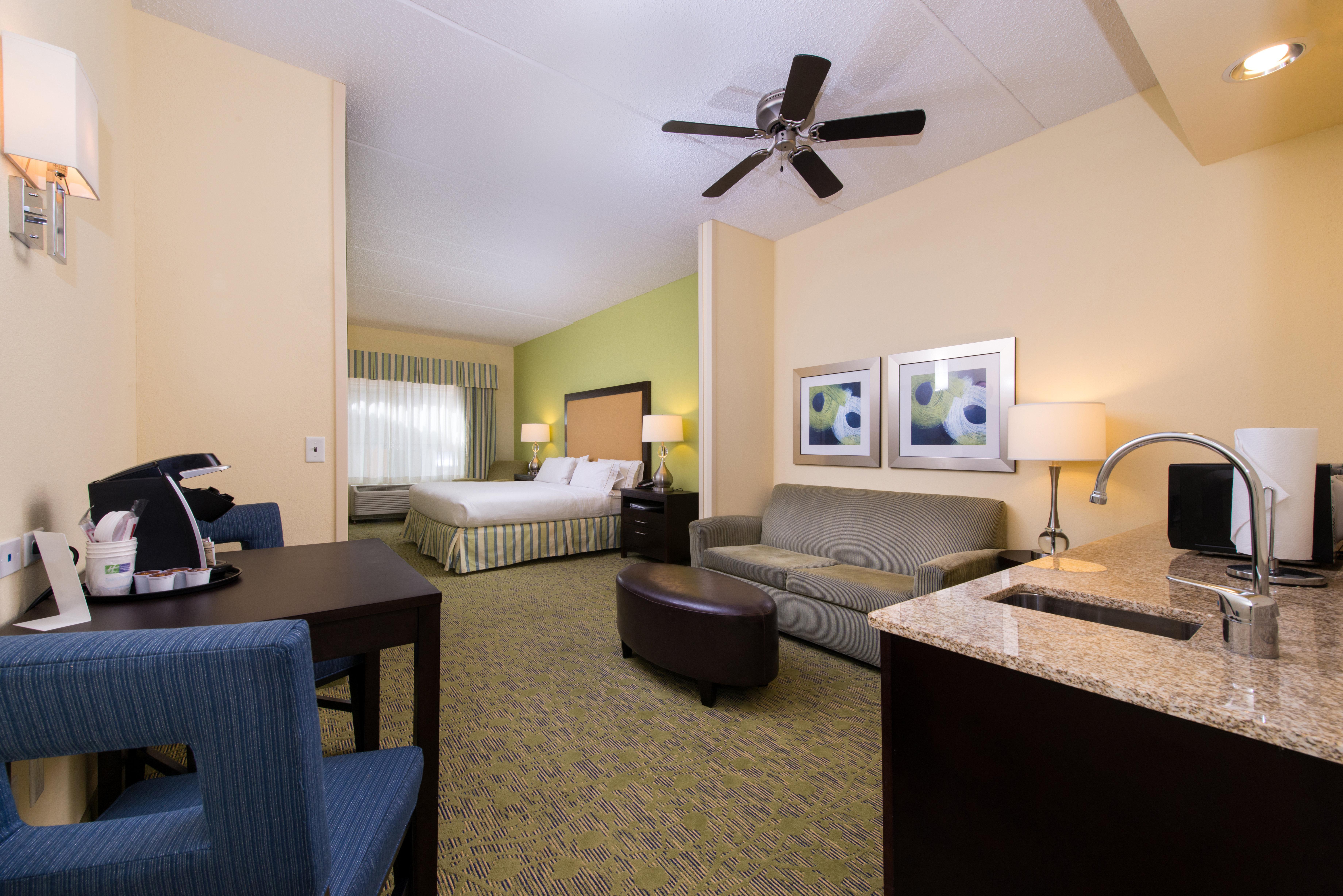 Holiday Inn Express And Suites Dickson City By Ihg Екстериор снимка