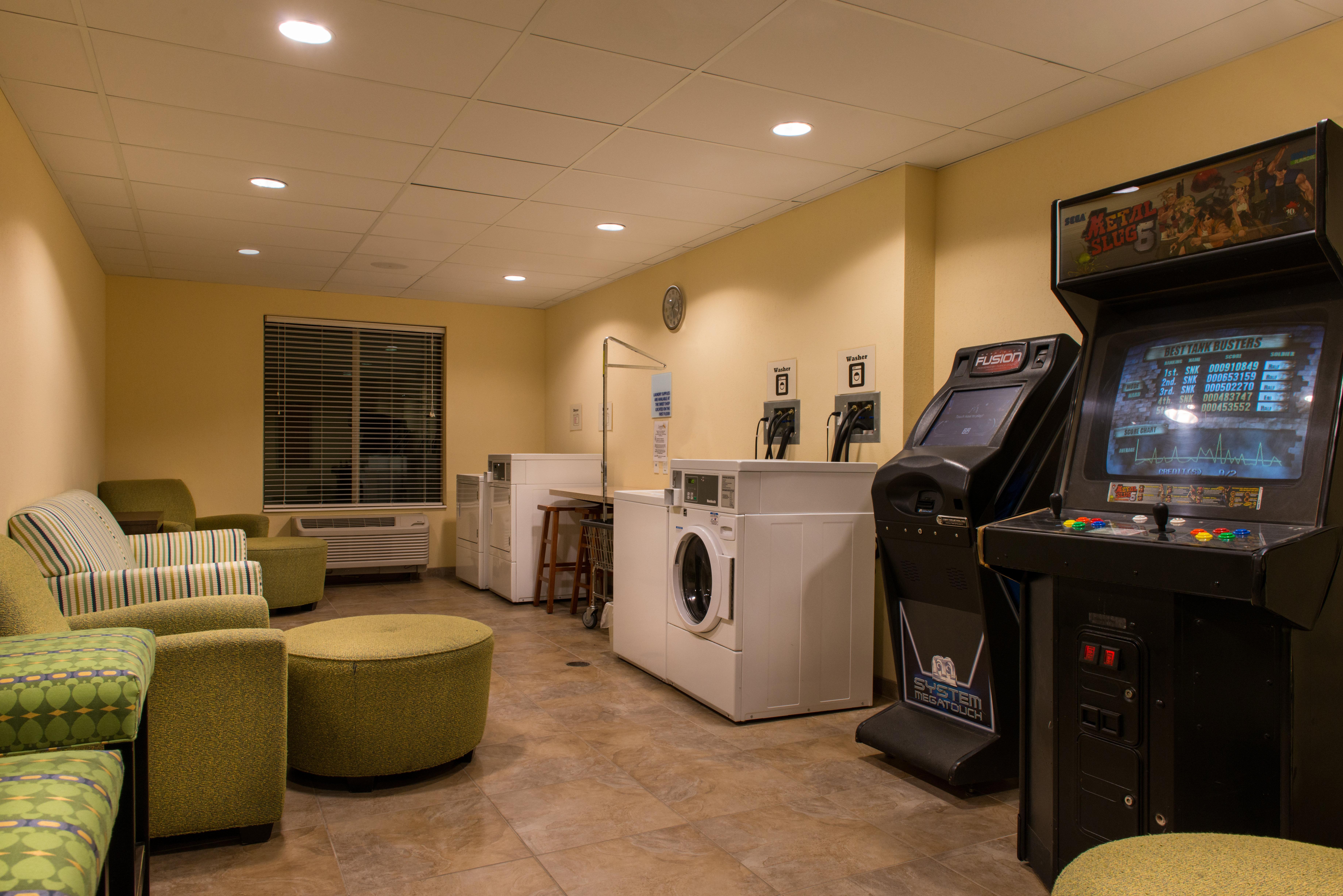 Holiday Inn Express And Suites Dickson City By Ihg Екстериор снимка