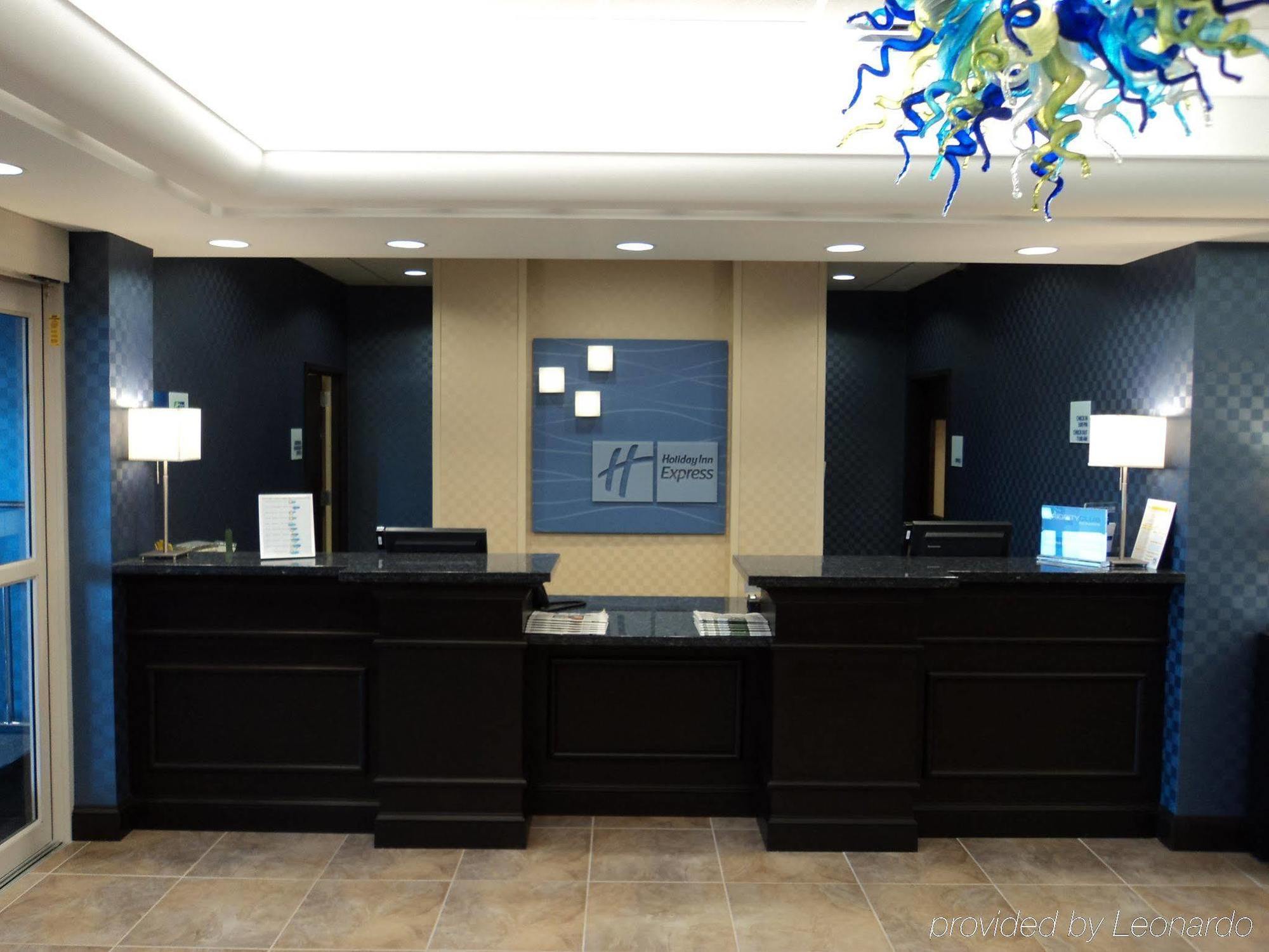 Holiday Inn Express And Suites Dickson City By Ihg Интериор снимка